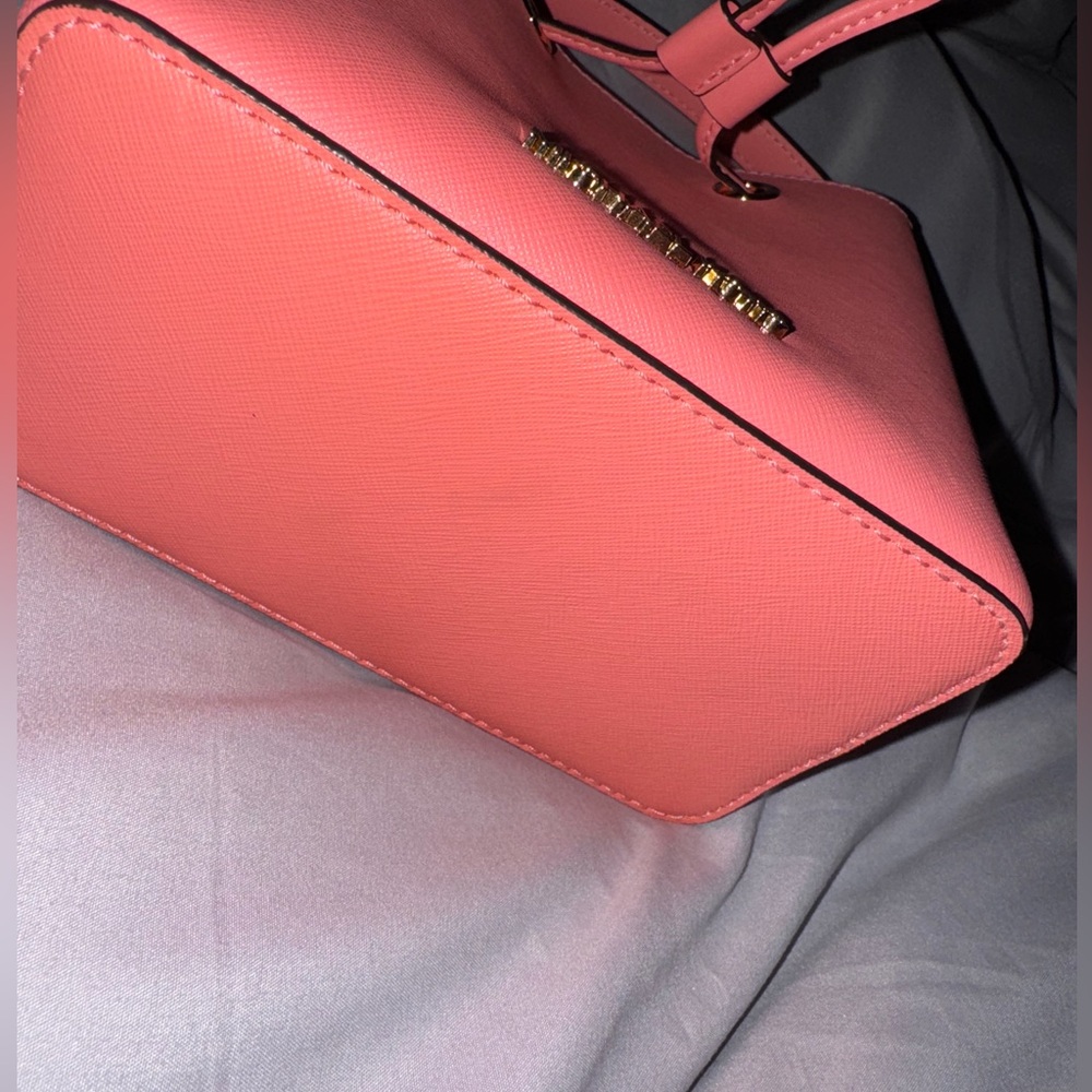 small leather michael kors bucket bag - Picture 5 of 5